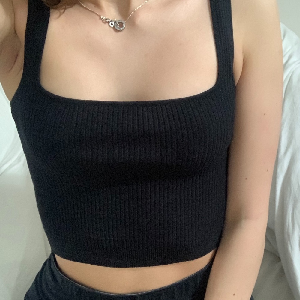 black crop top